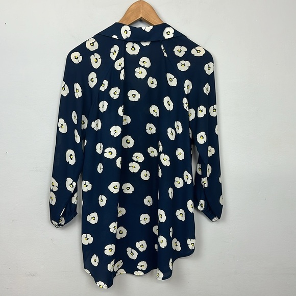 CAbi Go To Button Up 5705 Sz XS - Picture 7 of 10